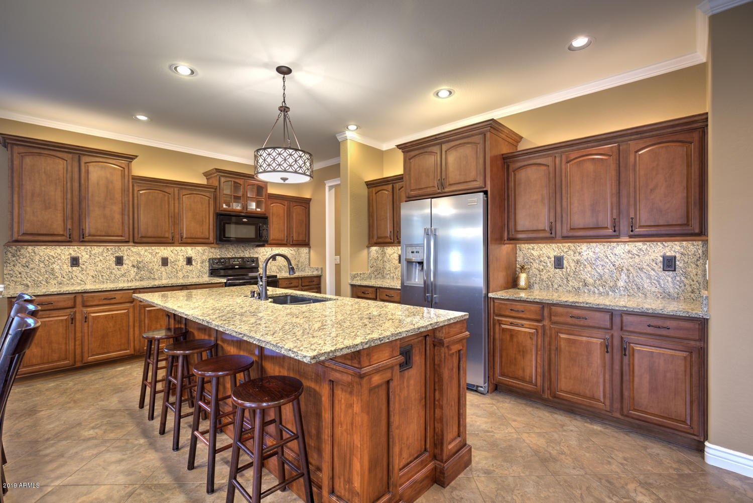 Spacious Kitchen w/Center Island