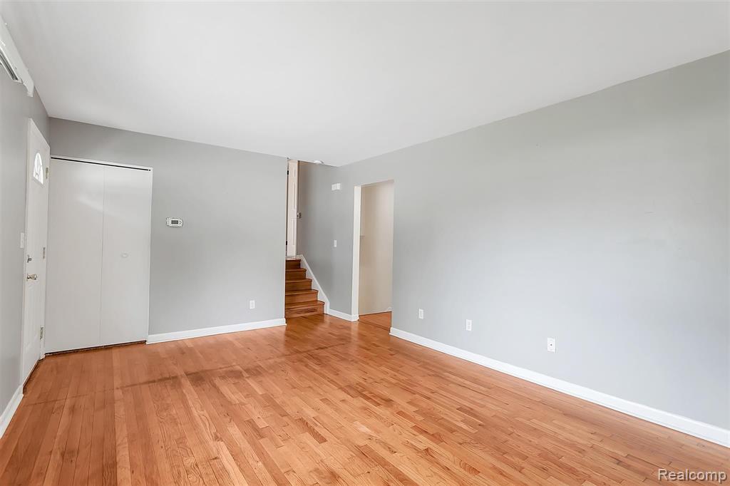 12062 Racine Road Warren, MI 48093 - Photo 9 of 46