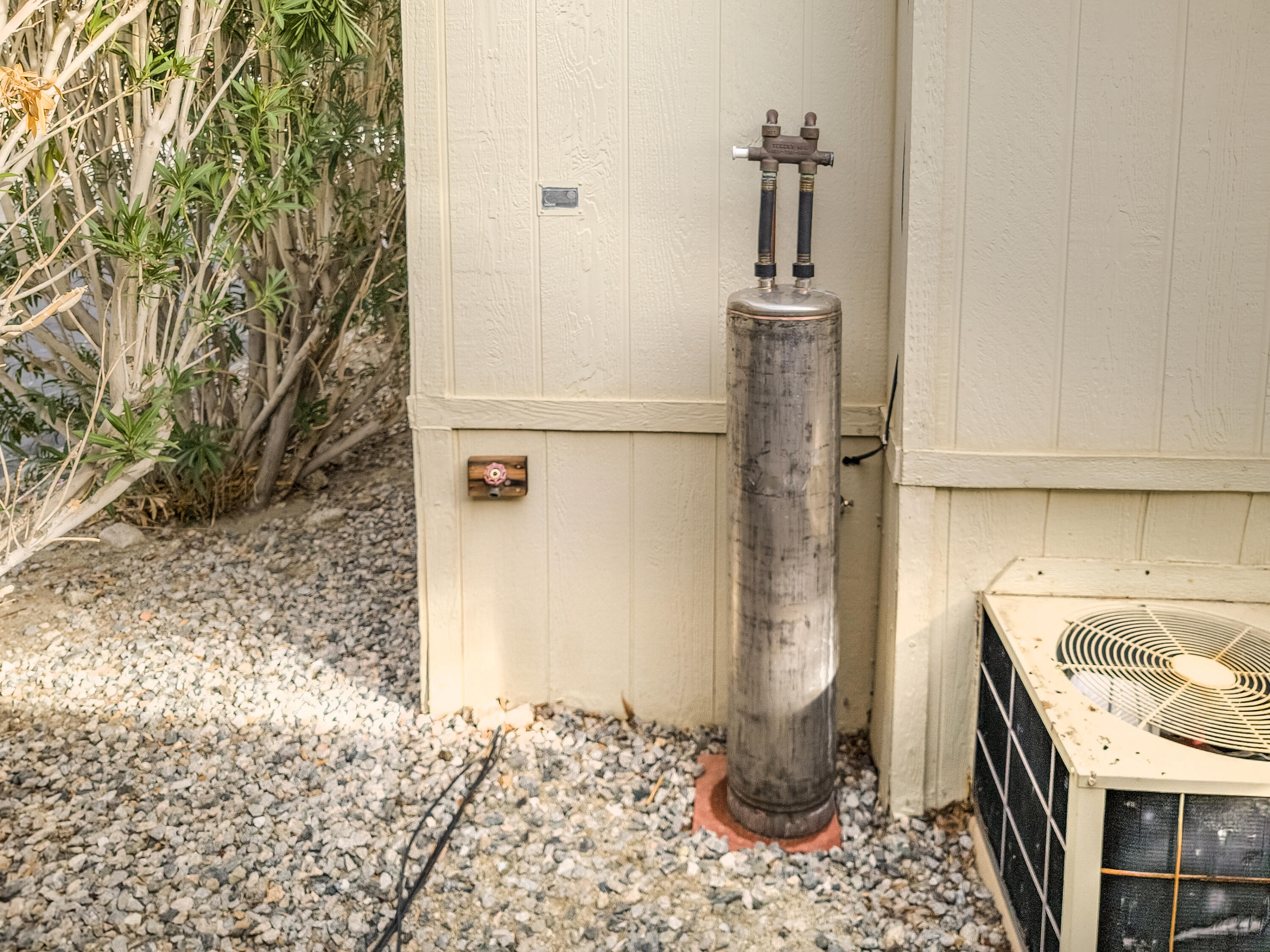 70200 Dillon Road, Unit 160 Desert Hot Springs, CA 92241 - Photo 25 of 31 a bathroom with a sink and toilet