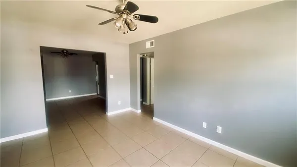 $1,250 | 1532 Aviators Street, Unit B, New Orleans, LA 70122