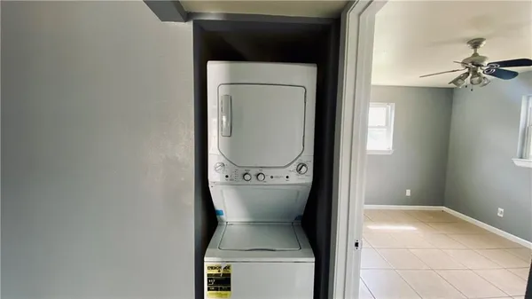 $1,250 | 1532 Aviators Street, Unit B, New Orleans, LA 70122