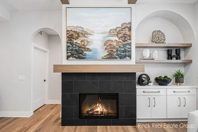 $731,830 | 8432 Ravinewood Drive, Jenison, MI 49428