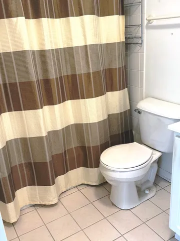 $159,500 | 230 Duane Street, Unit 3A, Glen Ellyn, IL 60137