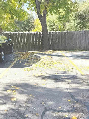 $159,500 | 230 Duane Street, Unit 3A, Glen Ellyn, IL 60137