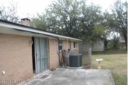 8076 Kathy Street Jacksonville, FL 32221 - Photo 4 of 10 back