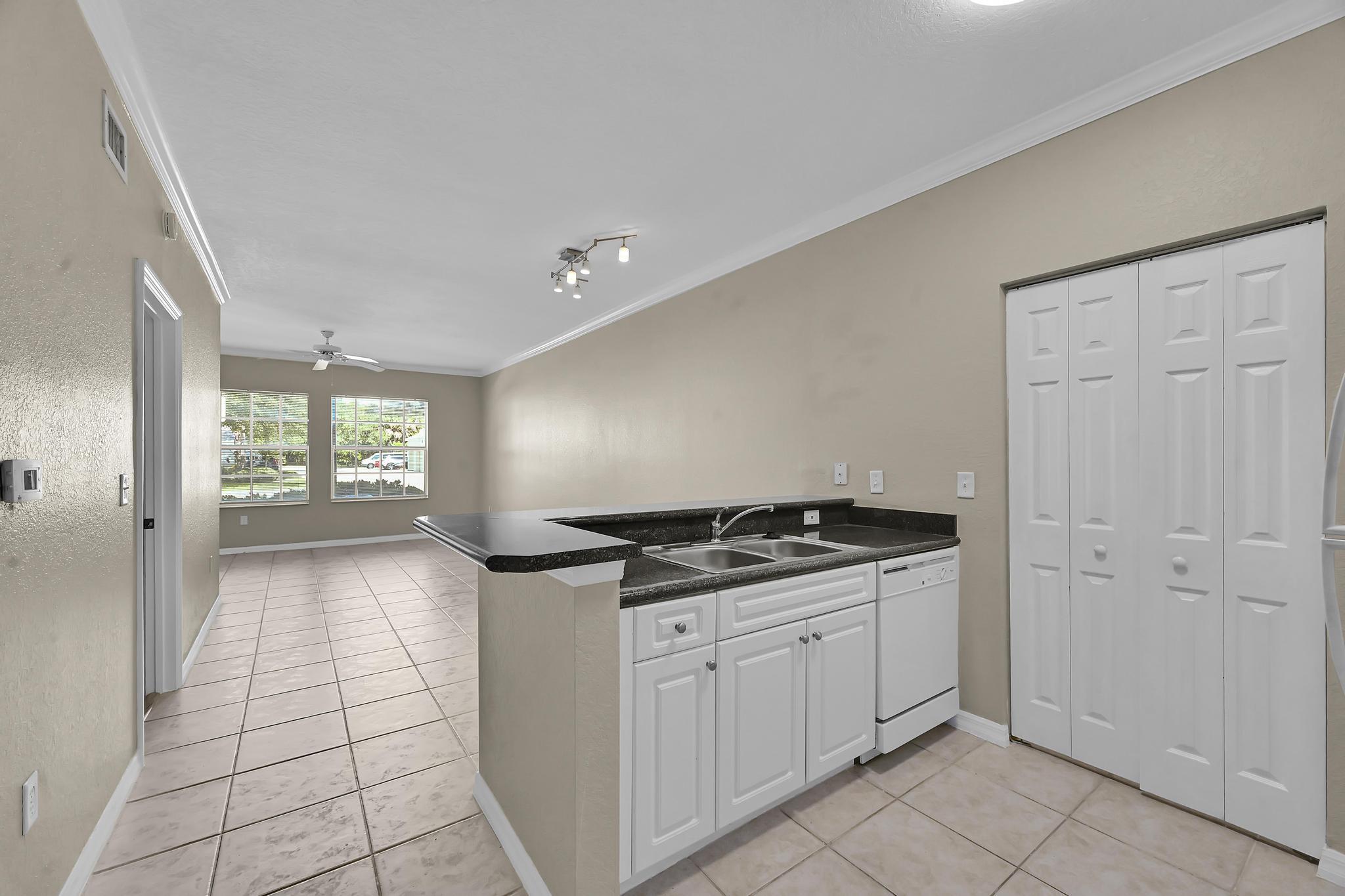 196 Southeast Kitching Circle Stuart, FL 34994 - Photo 6 of 27 Z63_3275