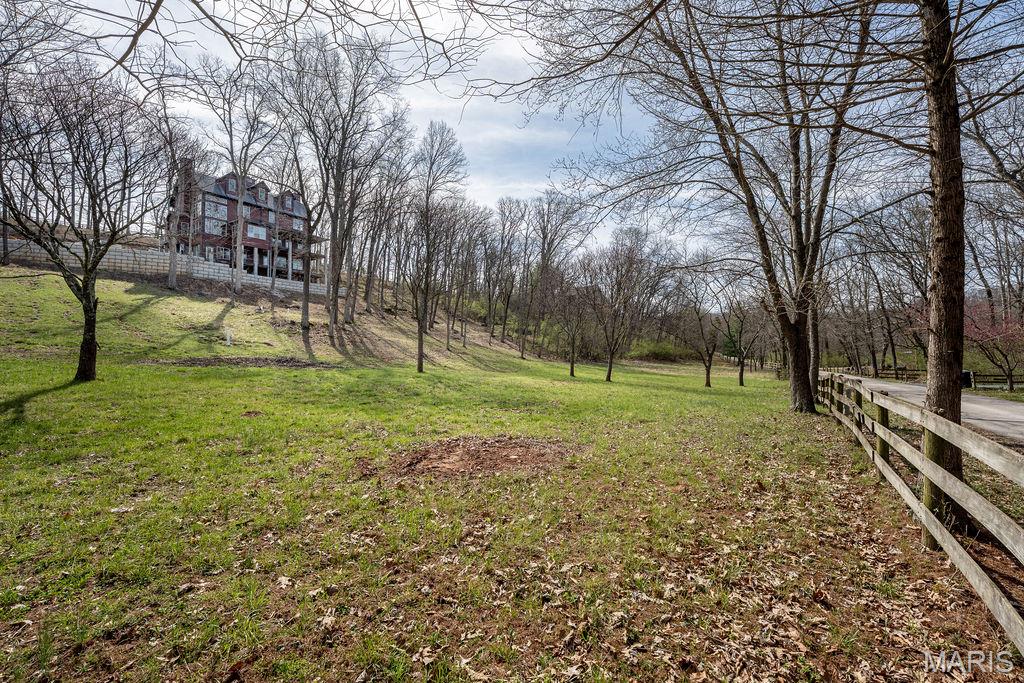 3589 Hawks Point Road Wildwood, MO 63069 - Photo 33 of 40
