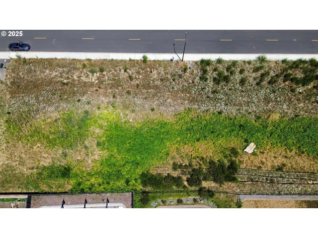 a view of an outdoor space