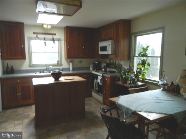 24 Sheridan Road Doylestown, PA 18901 - Photo 13 of 25 Kitchen