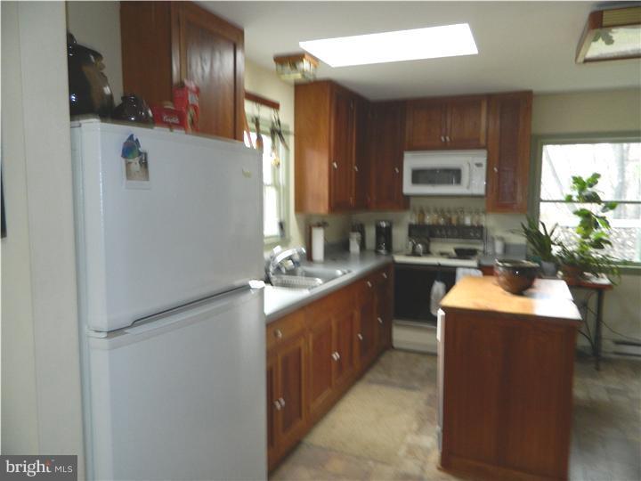 24 Sheridan Road Doylestown, PA 18901 - Photo 3 of 25 Kitchen