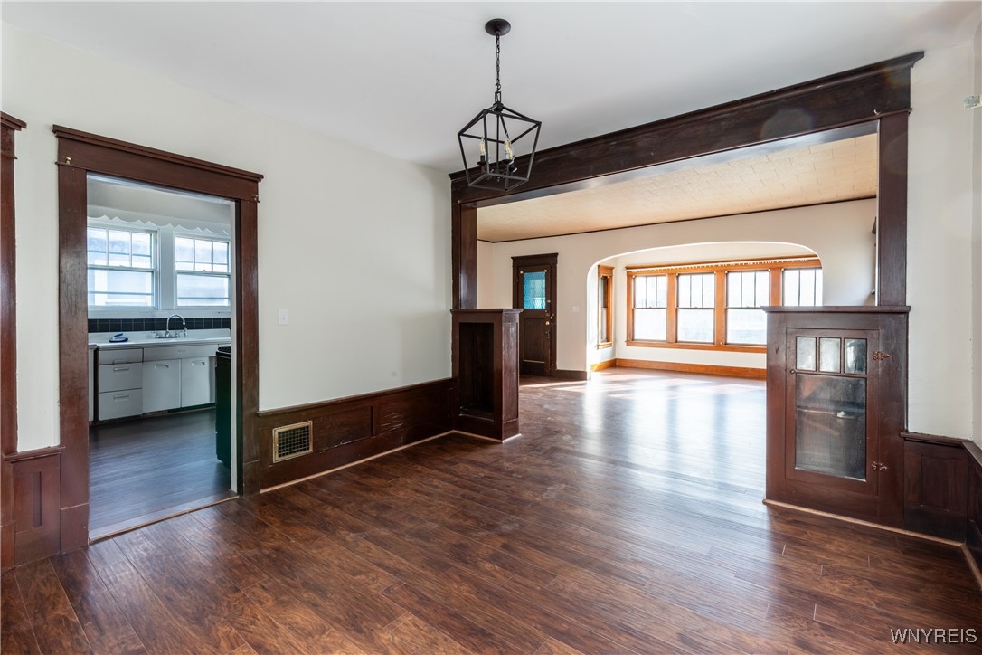 150 Roesch Avenue Buffalo, NY 14207 - Photo 10 of 50