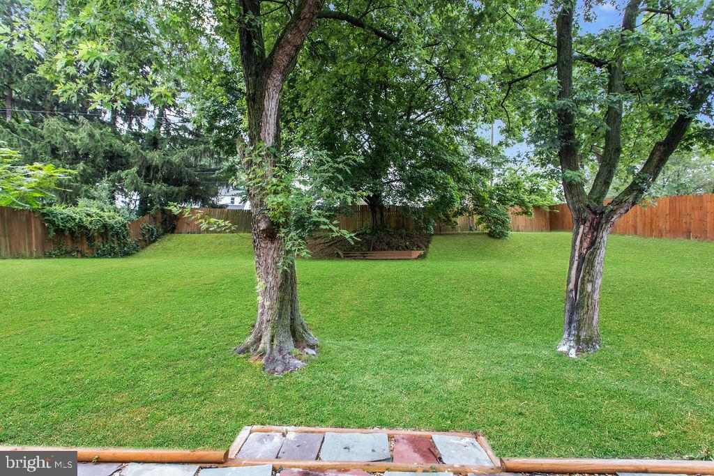 340 Greendale Road York, PA 17403 - Photo 26 of 28