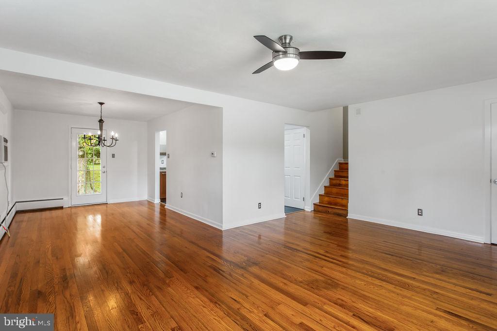 340 Greendale Road York, PA 17403 - Photo 6 of 28