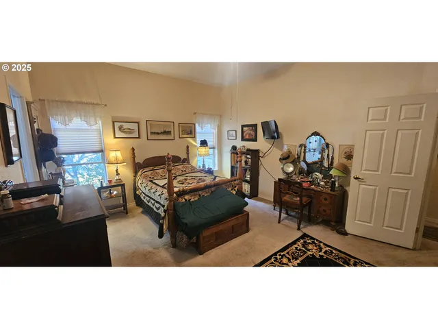 $550,000 | 1525 Braunda Drive, Roseburg, OR 97471