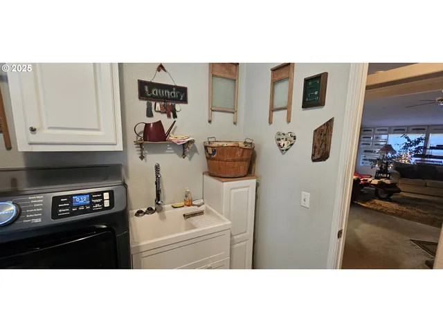 $550,000 | 1525 Braunda Drive, Roseburg, OR 97471