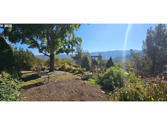 $550,000 | 1525 Braunda Drive, Roseburg, OR 97471