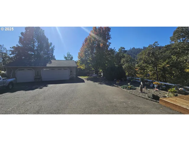$550,000 | 1525 Braunda Drive, Roseburg, OR 97471