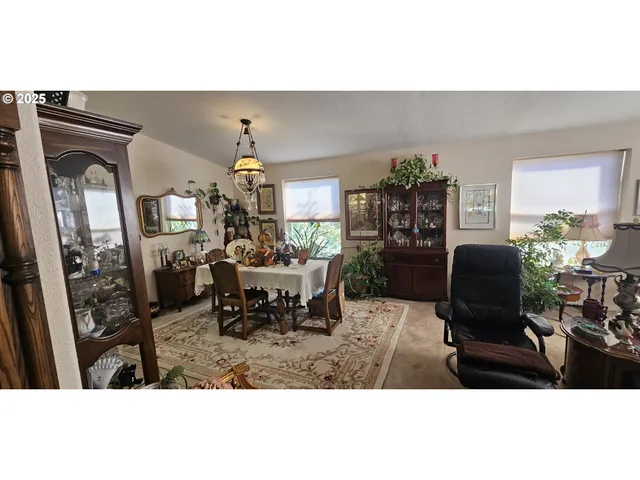 $550,000 | 1525 Braunda Drive, Roseburg, OR 97471