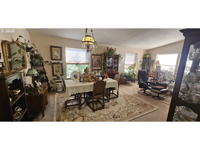 $550,000 | 1525 Braunda Drive, Roseburg, OR 97471