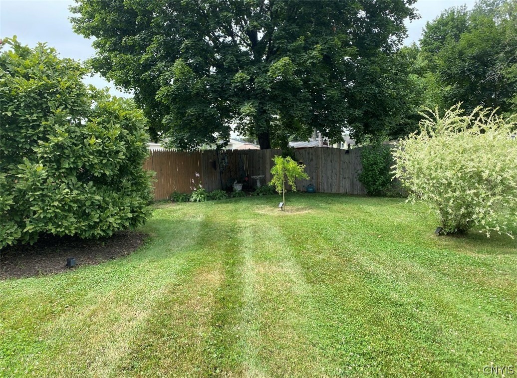 433 Van Dyke Road Utica, NY 13502 - Photo 3 of 20