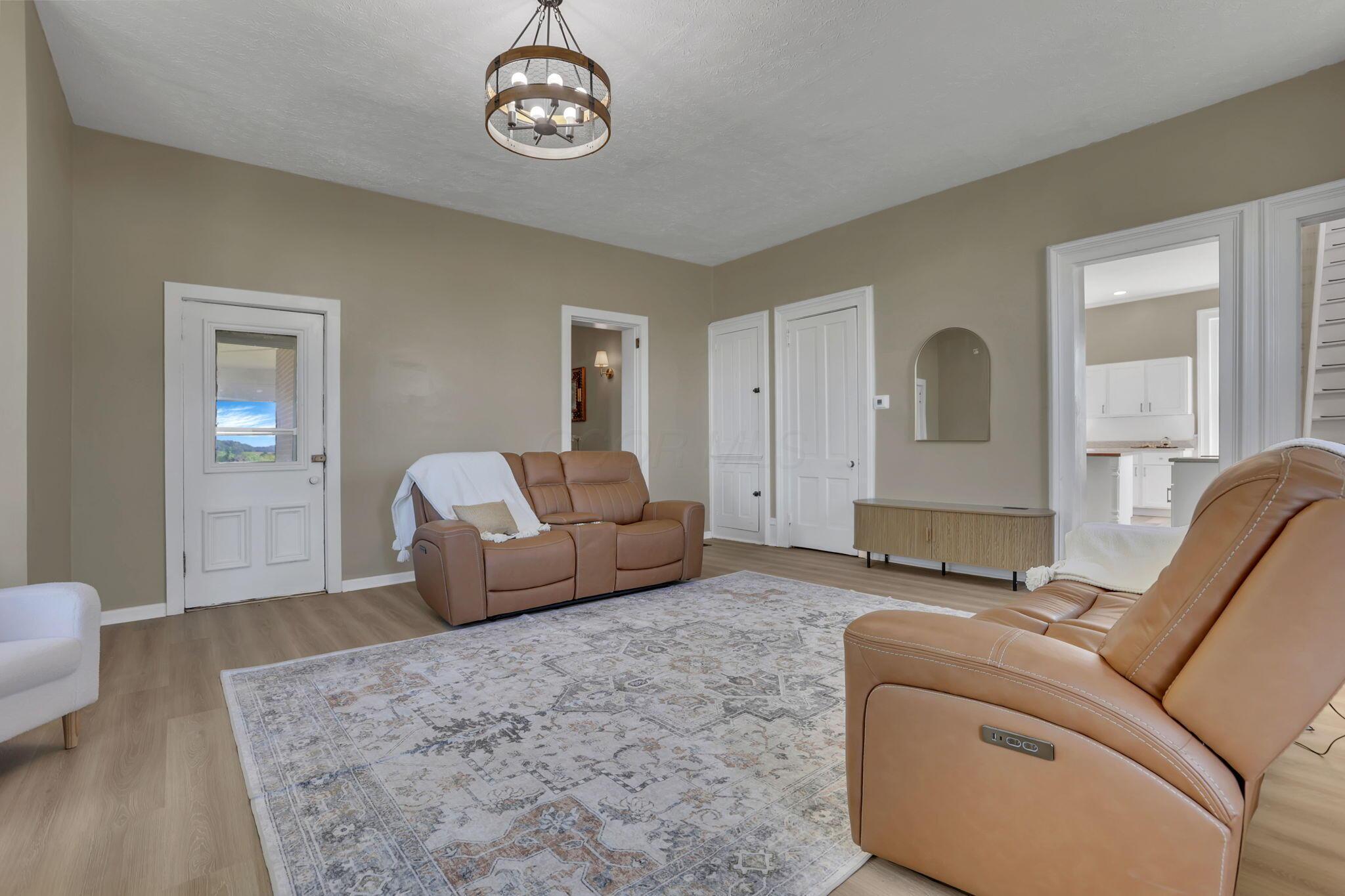 4535 Amanda Northern Road Amanda, OH 43102 - Photo 11 of 72 Living Room