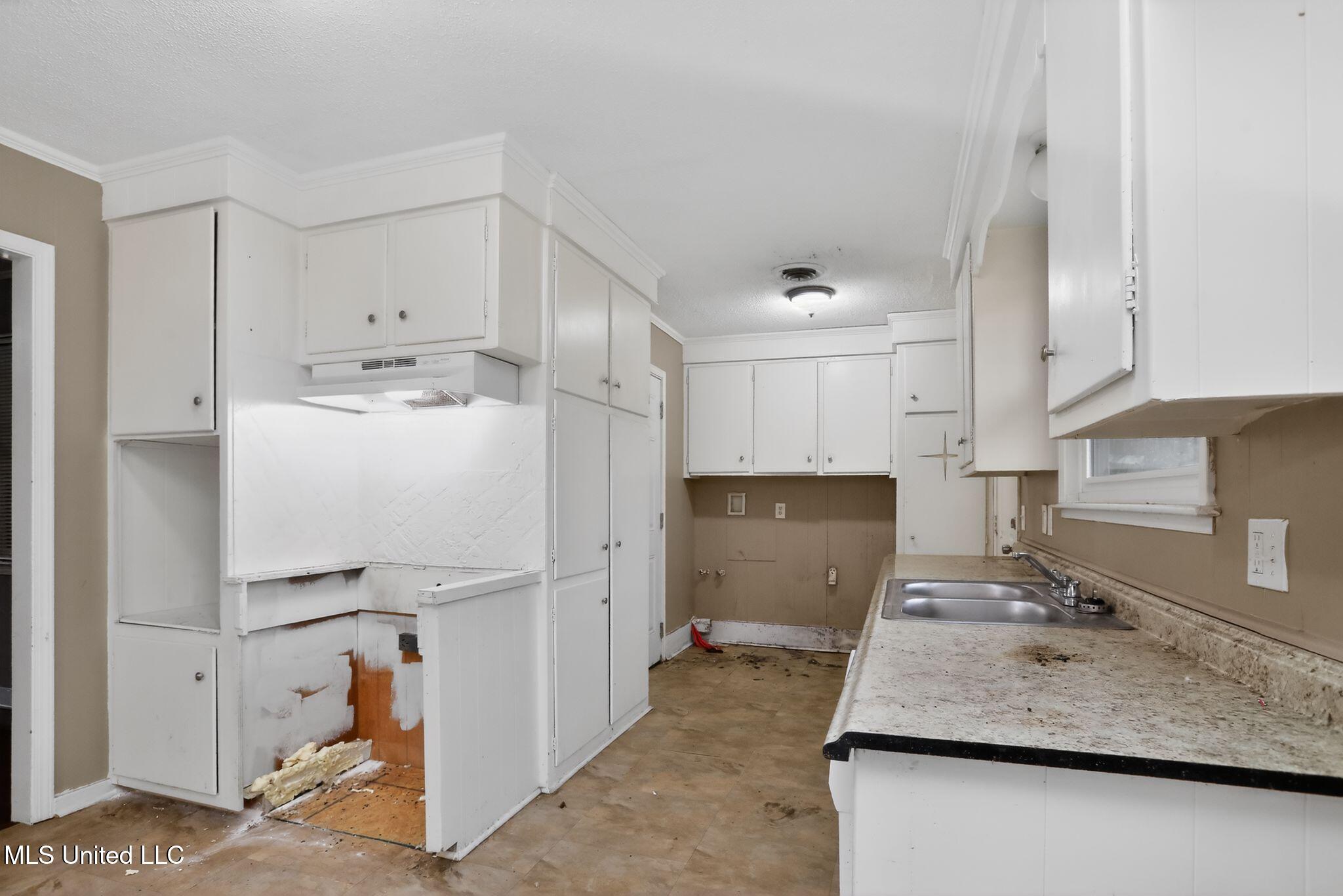 945 Valencia Street Jackson, MS 39204 - Photo 18 of 37 18_945_Valencia_St_Jackson_MS_39204-Kitc