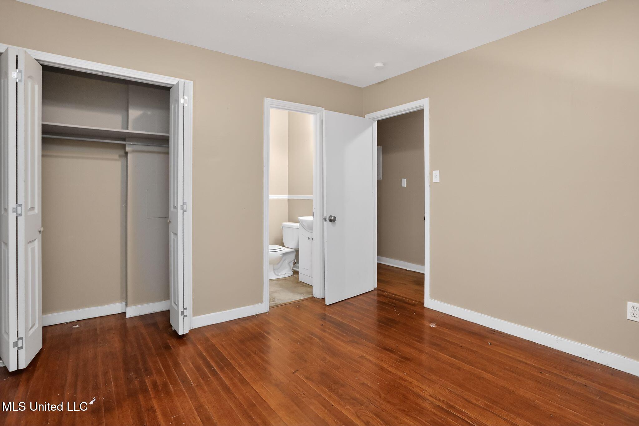 945 Valencia Street Jackson, MS 39204 - Photo 29 of 37 29_945_Valencia_St_Jackson_MS_39204-Bedr