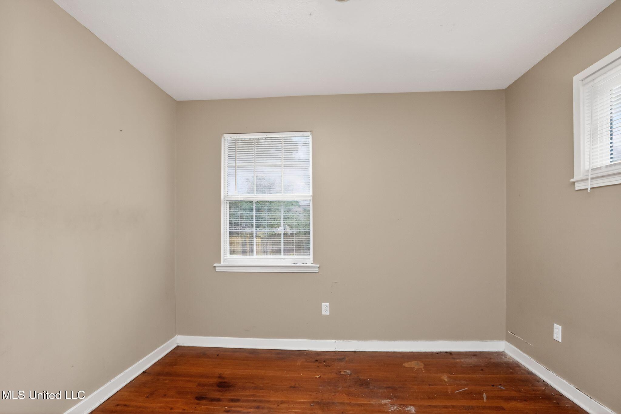 945 Valencia Street Jackson, MS 39204 - Photo 10 of 37 10_945_Valencia_St_Jackson_MS_39204-Livi