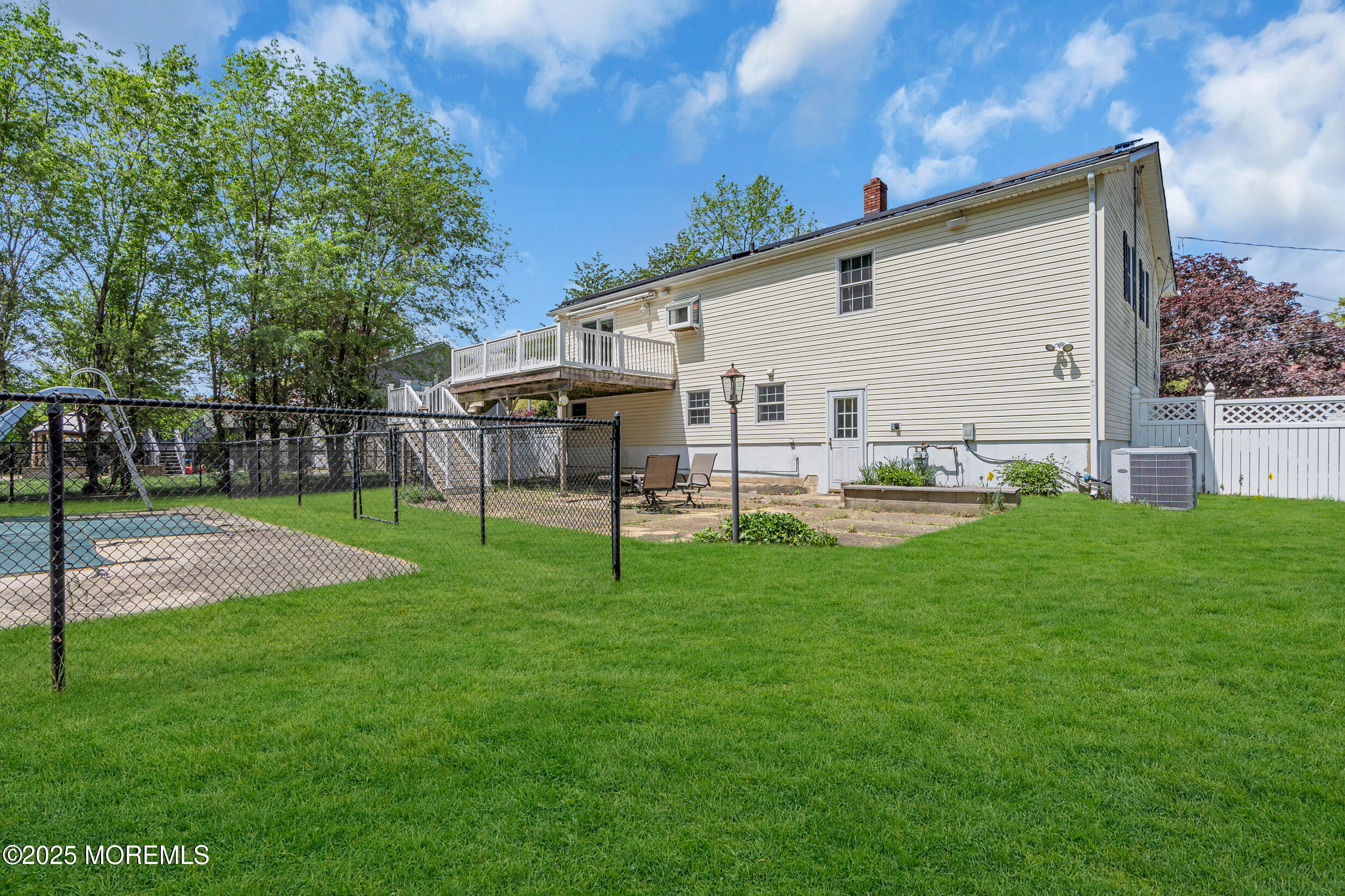 12 Windsor Road Howell, NJ 07731 - Photo 20 of 20 5 (18)