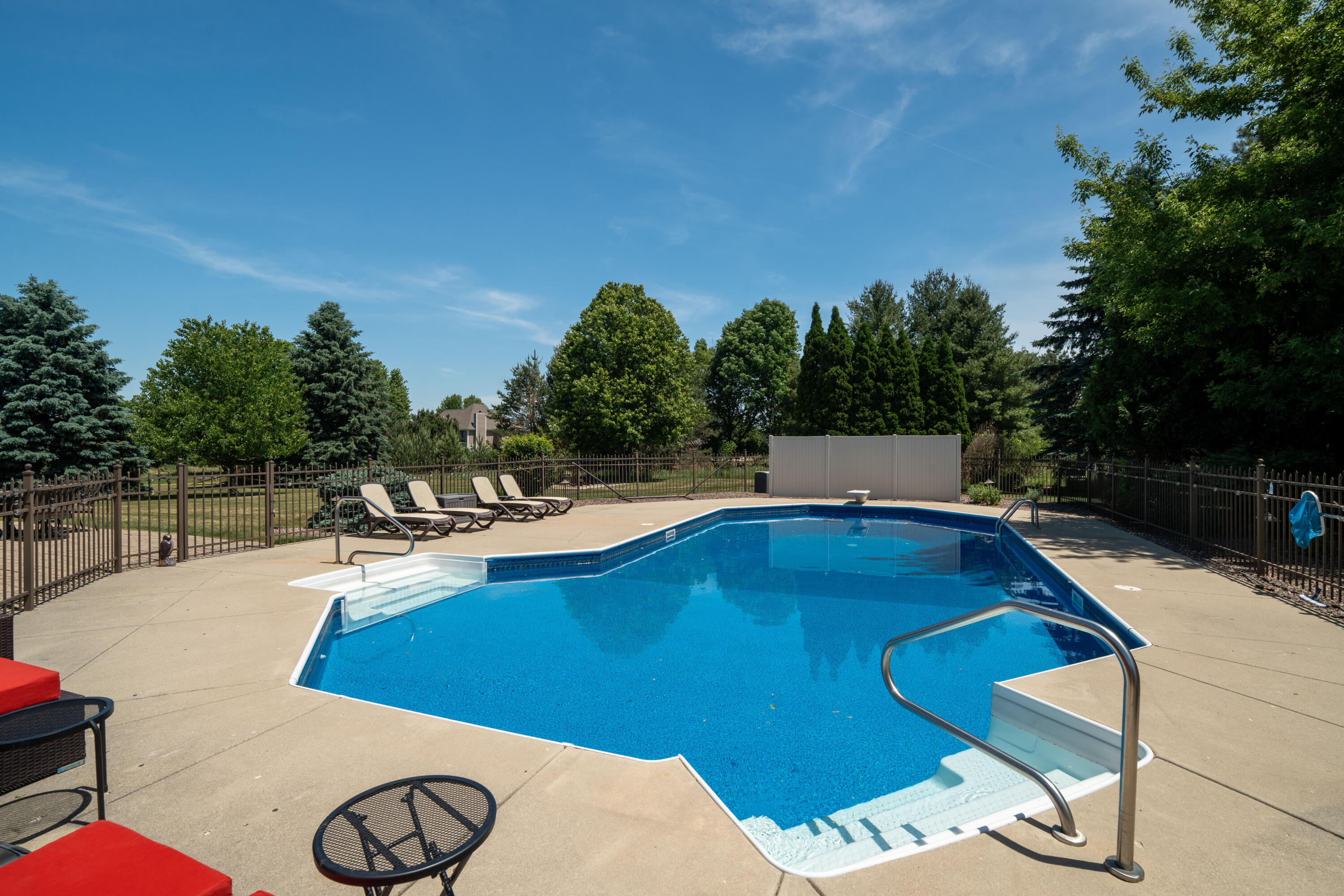 W289N3752 Huntsman Court Delafield, WI 53072 - Photo 4 of 88 DSC07154