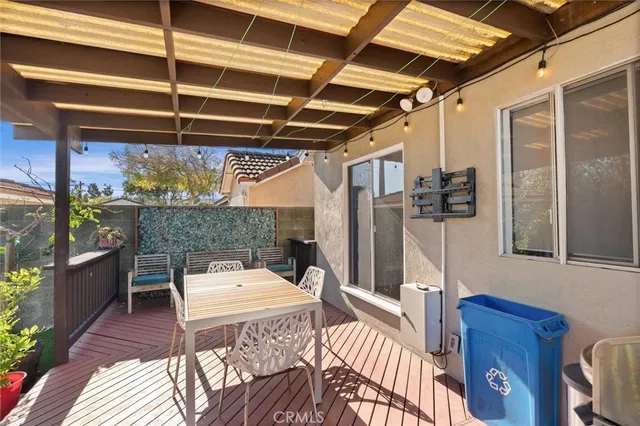 a view of a storage & utility room with washer and dryer