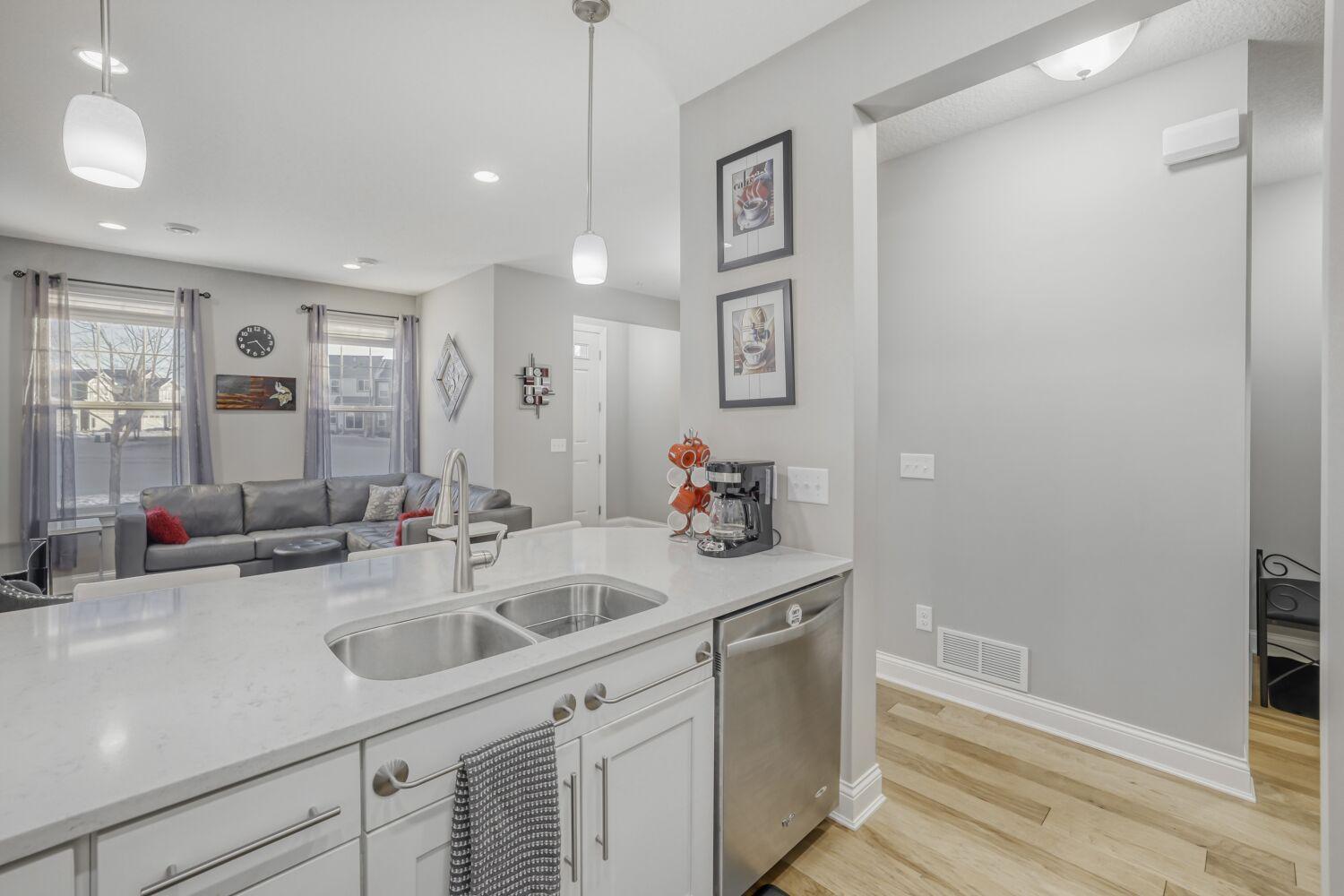 8358 Hemlock Lane North Maple Grove, MN 55369 - Photo 6 of 33