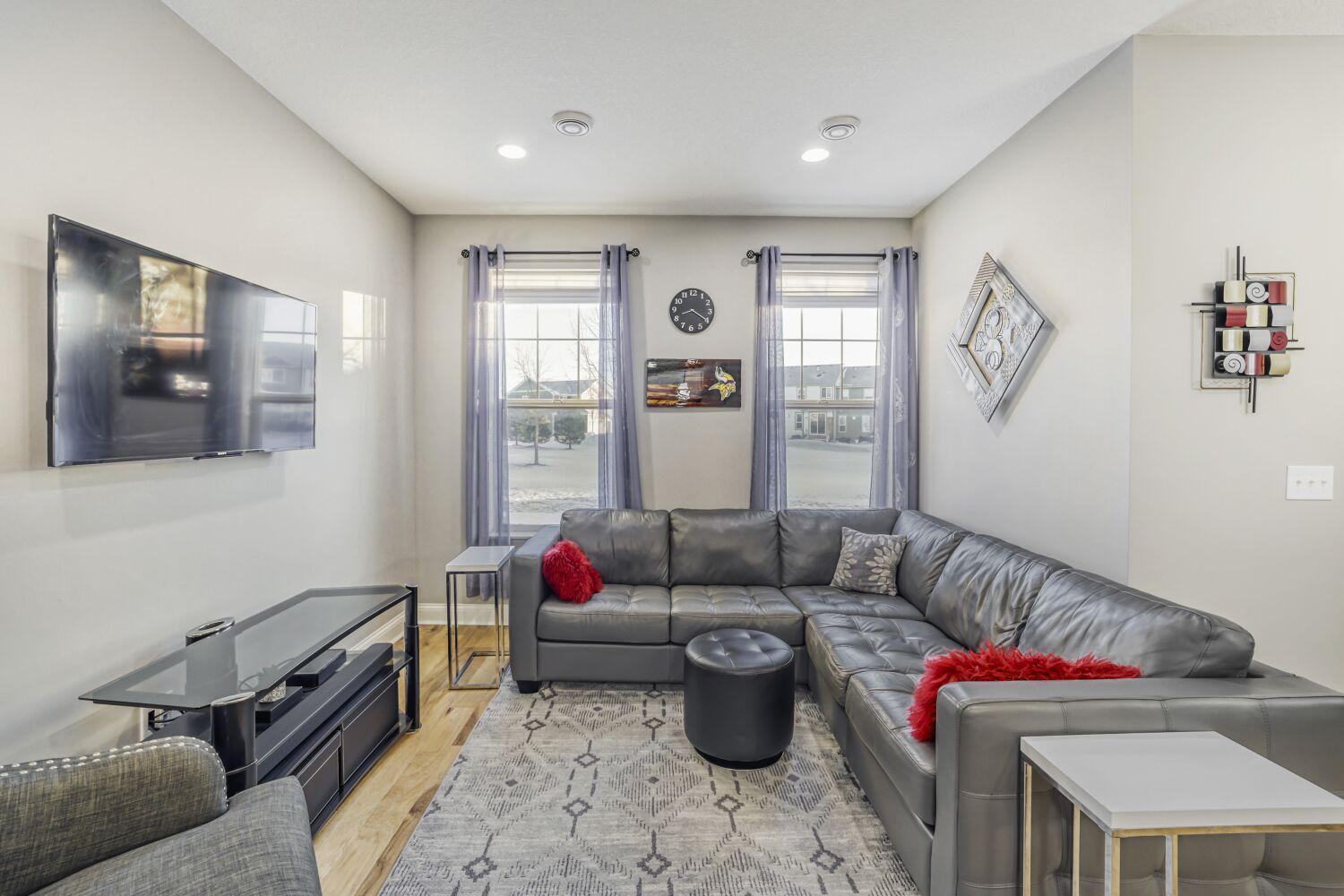 8358 Hemlock Lane North Maple Grove, MN 55369 - Photo 10 of 33