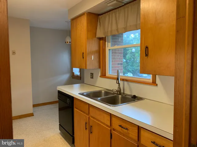 $1,600 | 111 Green Street, Unit 3, Warrenton, VA 20186