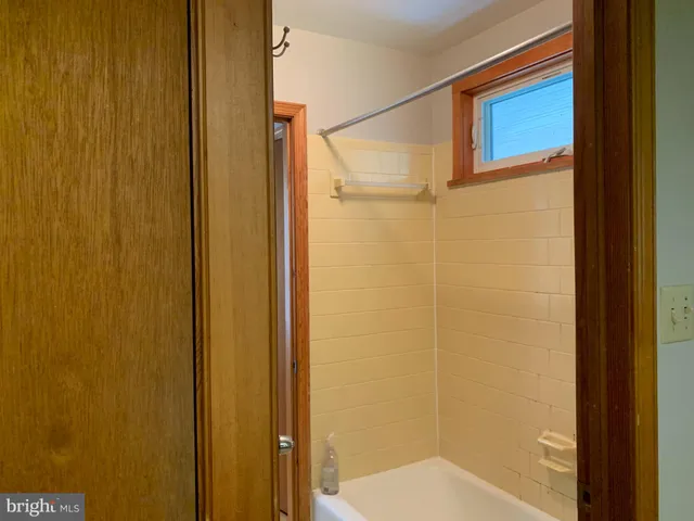 $1,600 | 111 Green Street, Unit 3, Warrenton, VA 20186