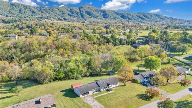 $320,000 | 282 Lakeview Drive, Roanoke, VA 24012