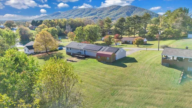 $320,000 | 282 Lakeview Drive, Roanoke, VA 24012