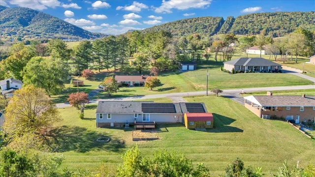 $320,000 | 282 Lakeview Drive, Roanoke, VA 24012