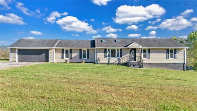 $320,000 | 282 Lakeview Drive, Roanoke, VA 24012