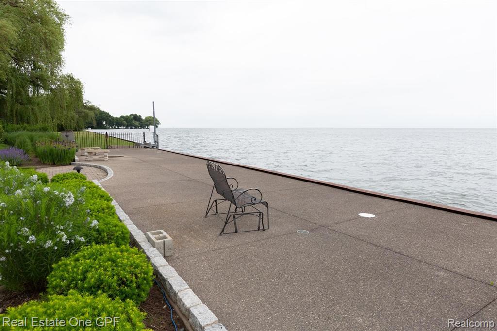 992 Lake Shore Road Grosse Pointe Shores, MI 48236 - Photo 56 of 59