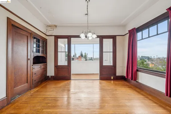 $949,000 | 2600 Hilgard Avenue, Berkeley, CA 94709