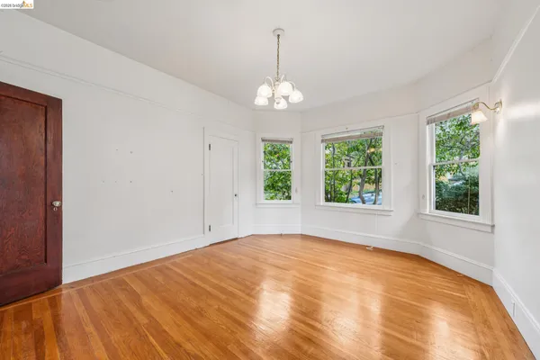 $949,000 | 2600 Hilgard Avenue, Berkeley, CA 94709