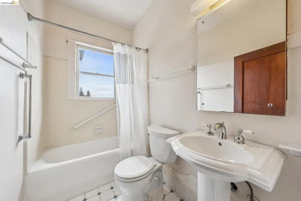 $949,000 | 2600 Hilgard Avenue, Berkeley, CA 94709