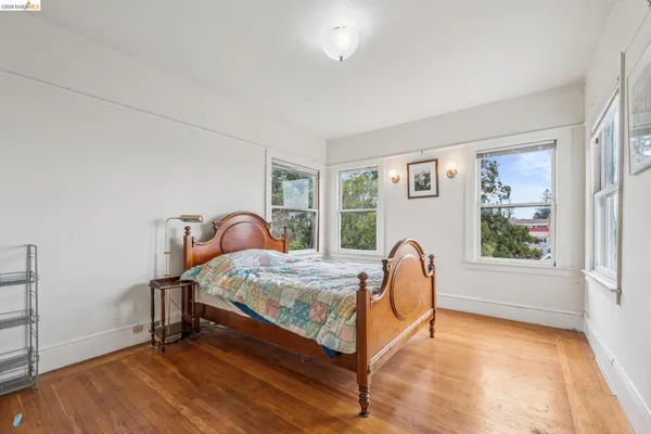 $949,000 | 2600 Hilgard Avenue, Berkeley, CA 94709