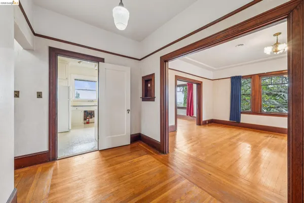 $949,000 | 2600 Hilgard Avenue, Berkeley, CA 94709