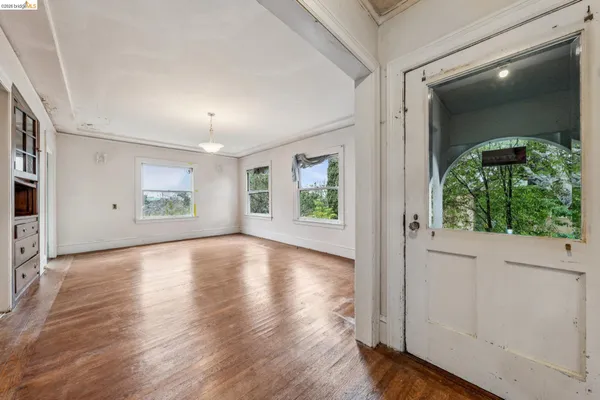 $949,000 | 2600 Hilgard Avenue, Berkeley, CA 94709