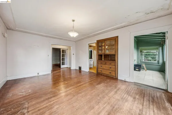 $949,000 | 2600 Hilgard Avenue, Berkeley, CA 94709