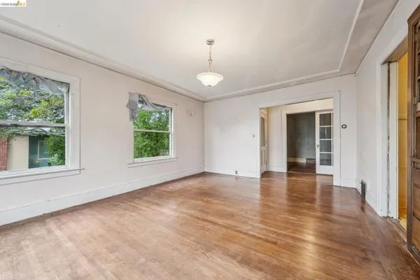 $949,000 | 2600 Hilgard Avenue, Berkeley, CA 94709