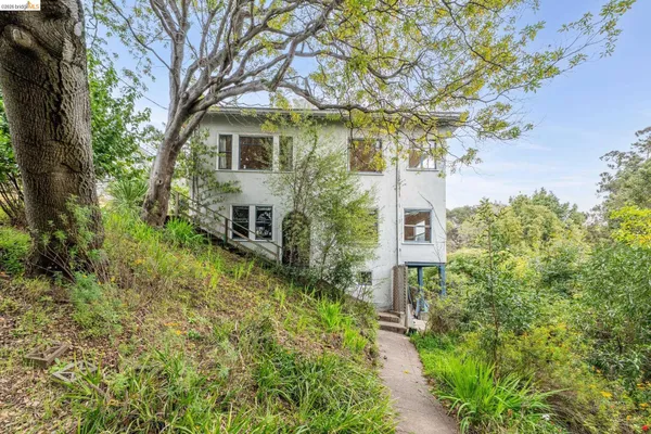 $949,000 | 2600 Hilgard Avenue, Berkeley, CA 94709