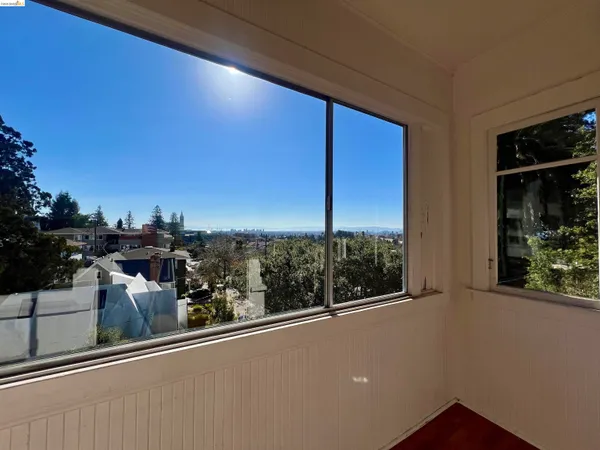 $949,000 | 2600 Hilgard Avenue, Berkeley, CA 94709